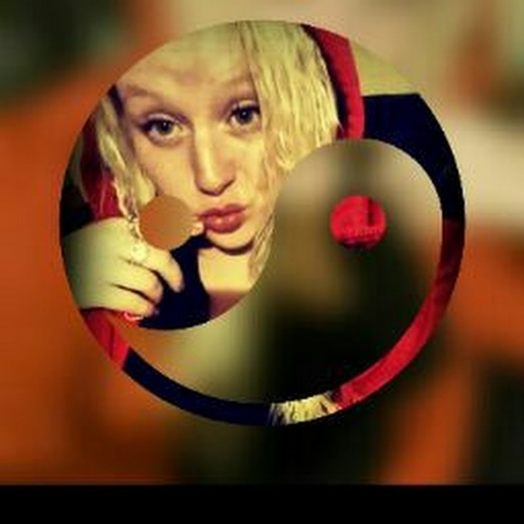 Meet your Posher, Mikayla - Picture 1 of 1